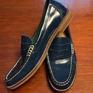 Women’s Sperry Seaport Patent Penny Loafer. Size 9M. Patent Navy.